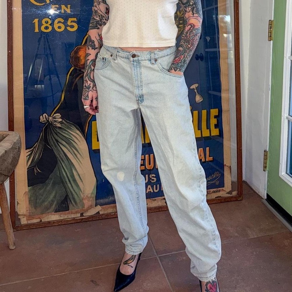 Vintage 1990s Levi's 560 light wash denim blue jeans 34x32